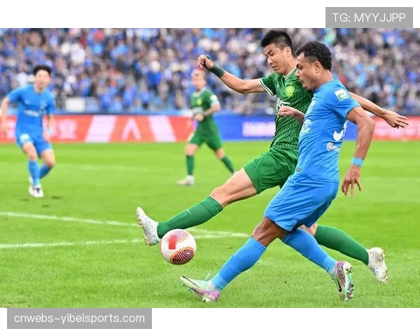 关键战役伤退：海港后卫王刚第30分钟因伤离场