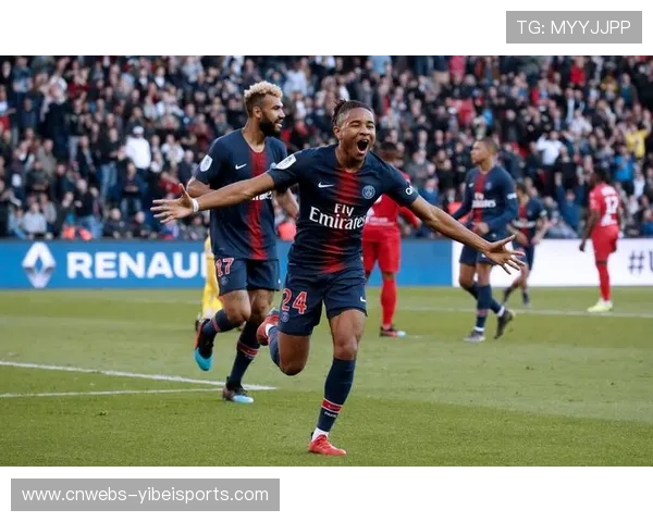 马尤卢破门，十人巴黎2-1客胜斯特拉斯堡